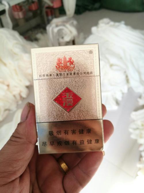 云南玉溪香烟在云南_云南香烟_云南555香烟图片