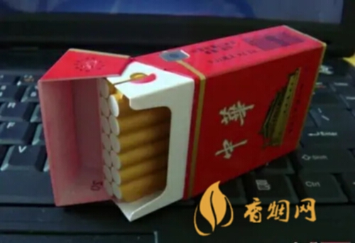假烟中华怎么分辨_假中华烟_中华假香烟