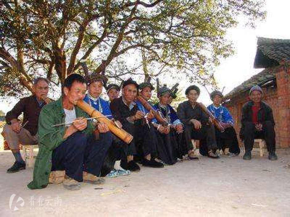 私自造烟的村子_小村子造20年假烟_农村发烟