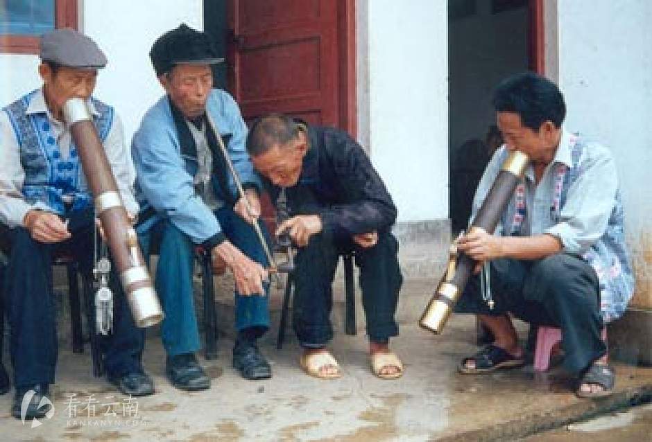 私自造烟的村子_小村子造20年假烟_农村发烟