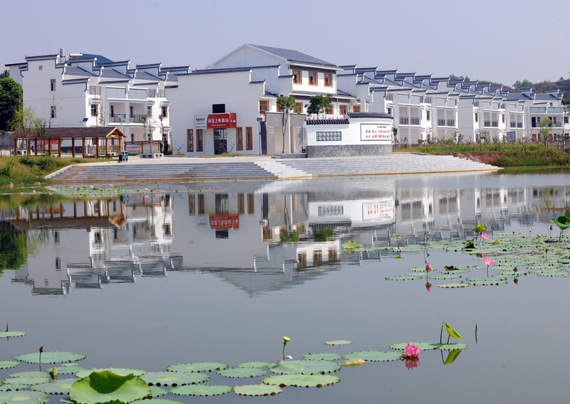 私自造烟的村子_澄城卷烟厂造什么烟_造烟机器全套多少钱