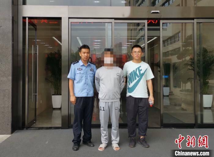 中华假烟村_中华假香烟_中华香烟假烟购买