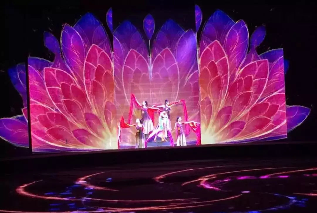 贵洲茅台镇荷花酒价格_贵州茅台镇荷花酒和荷花烟_贵州茅台荷花酒价格