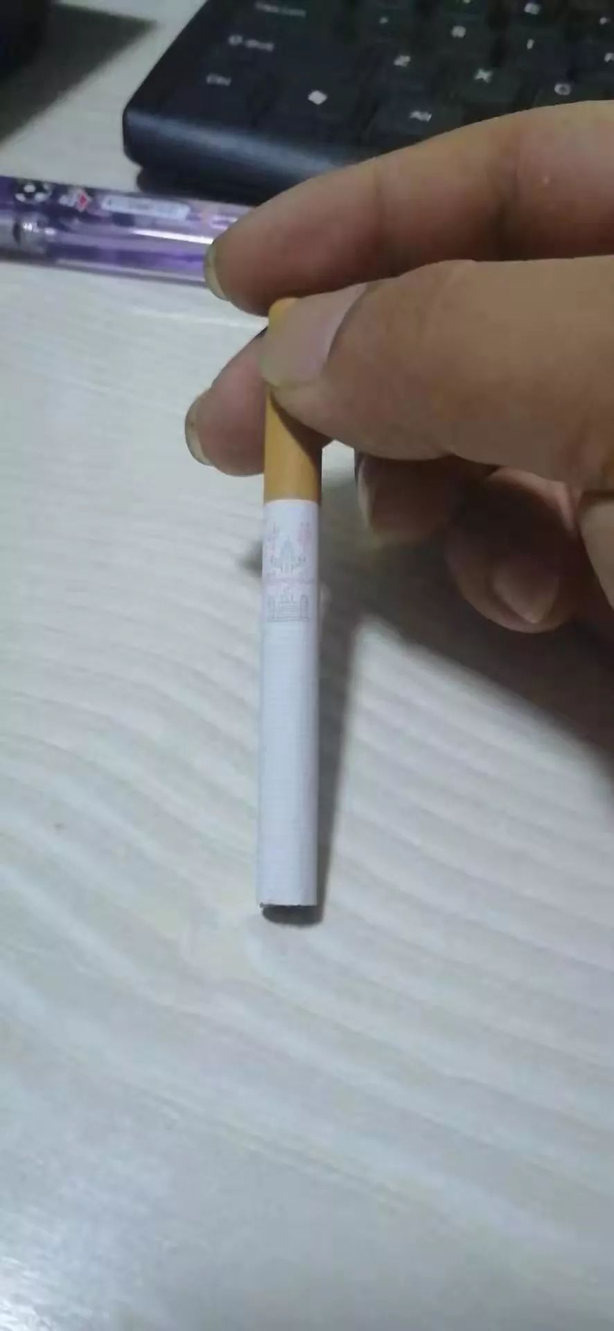 假烟中华怎么分辨_假中华烟_中华假烟多