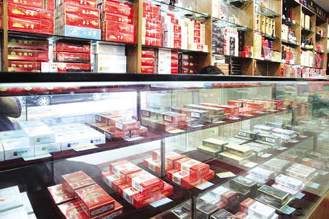 中华香烟假烟是什么样子的_假中华看烟_中华烟假烟怎样辨别