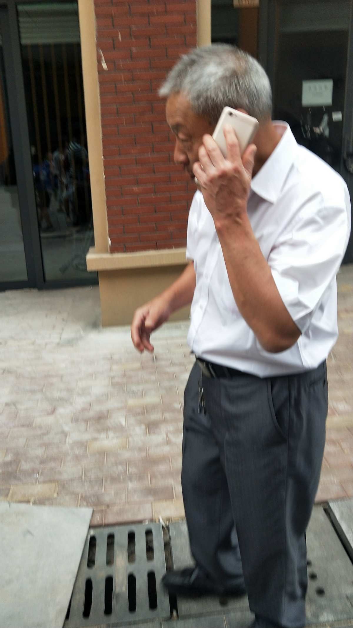 一手香烟批发厂家_一手香烟货源正品批发_香烟一手