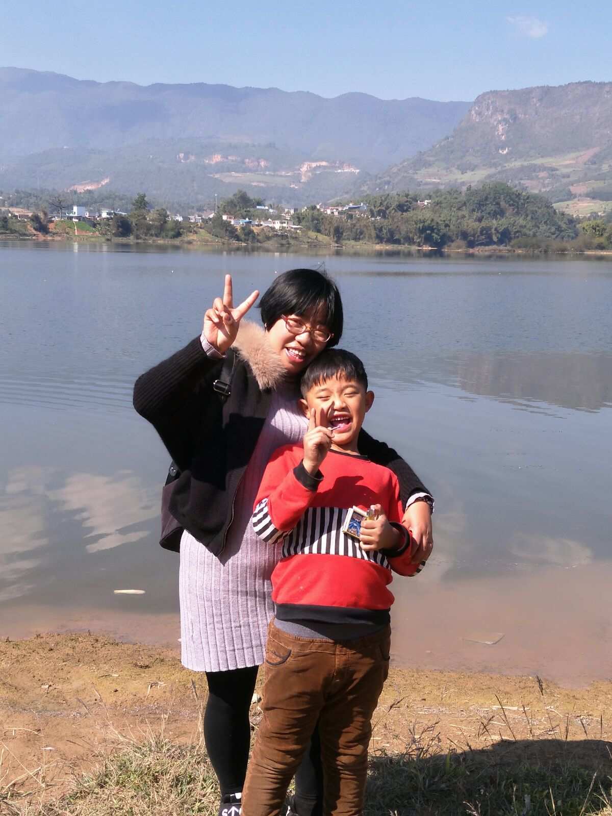 农村让烟的规矩_农村发烟_私自造烟的村子