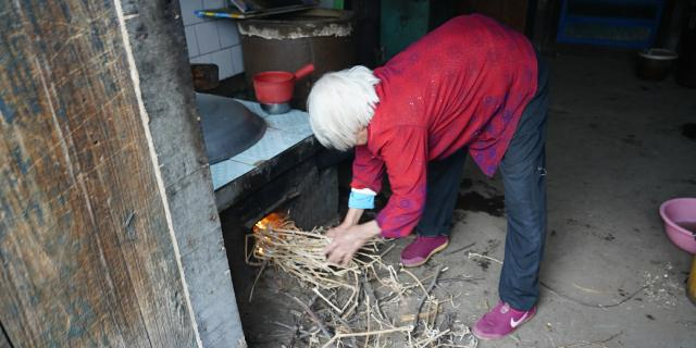 菲利普莫里斯烟日本造_城市造造造内购破解版_私自造烟的村子