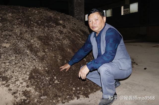 贵洲茅台镇荷花酒价格_贵州茅台镇荷花酒和荷花烟_贵州茅台镇荷花酒53度价格