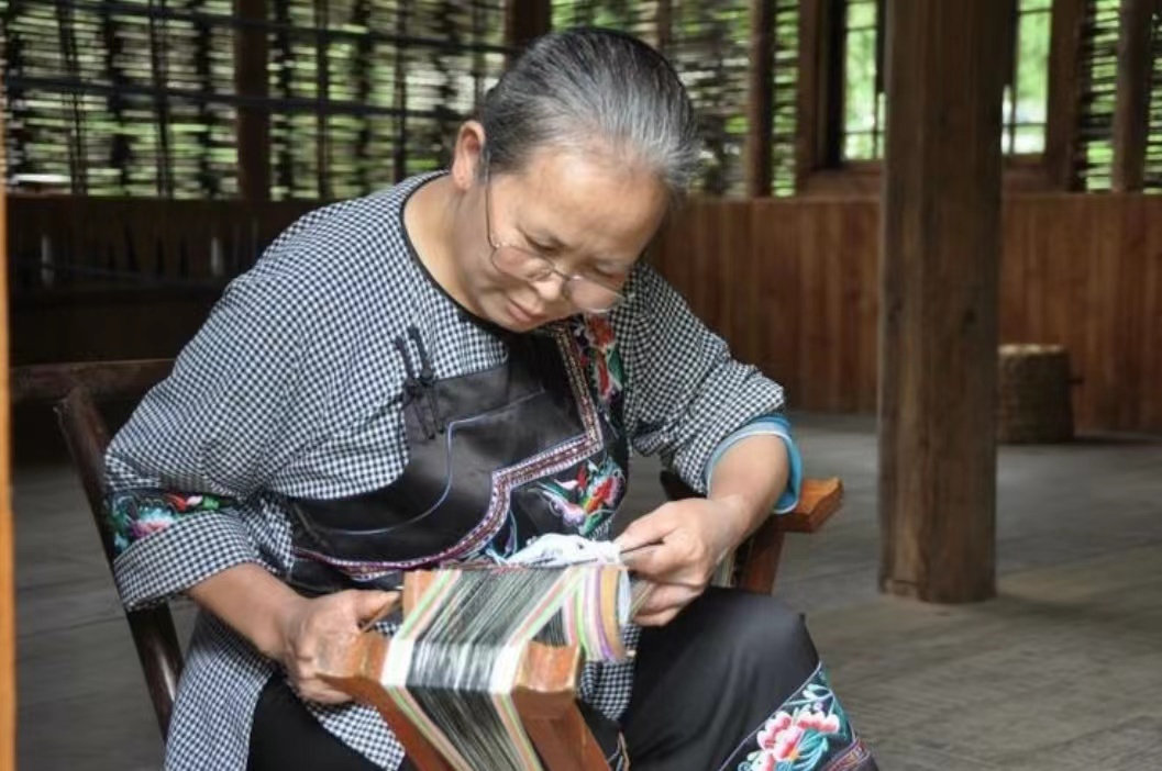 私自造烟的村子_农村发烟_小村子造20年假烟