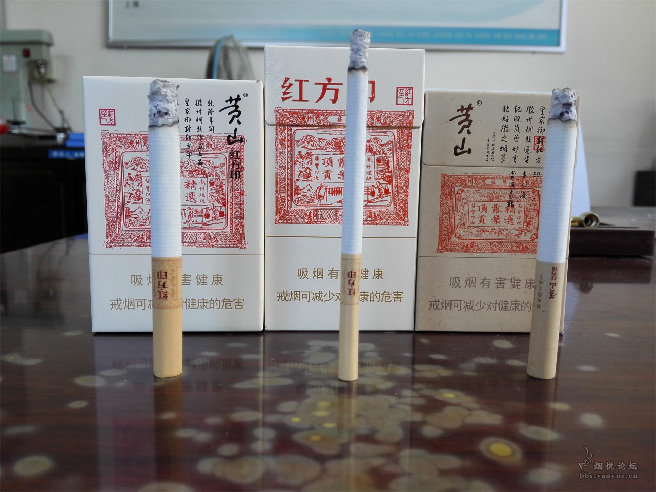 云霄系列香烟哪款好抽_云霄香烟多少钱一包_云霄香烟细支