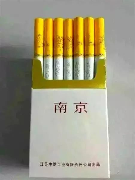 假中华烟怎么辨别真假_中华香烟假烟是什么样子的_假中华看烟