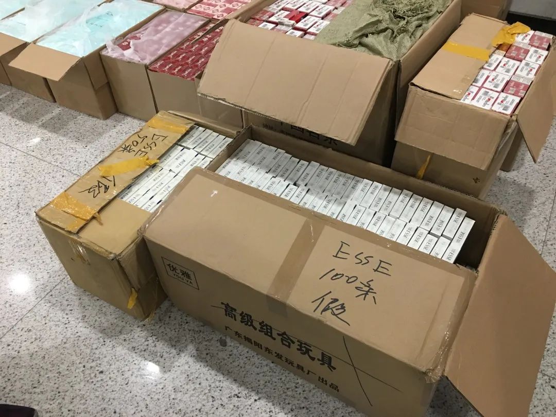 中华怎么分辨假烟_福建云霄假烟_中华假烟福建