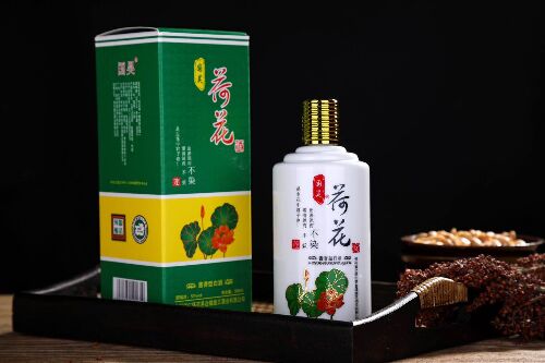 贵州小茅台。贵酒黔春_贵州 茅台 酒 价格查询_贵州茅台镇荷花酒和荷花烟