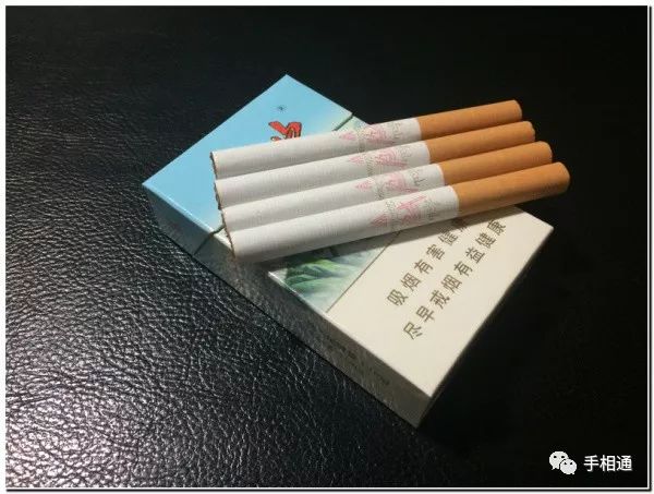 荷花香烟和钓鱼台香烟哪个好?_香烟_南京香烟多少钱 香烟价格表图