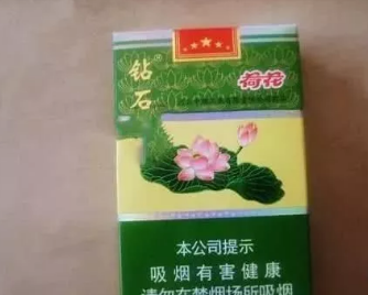 荷花香烟和黄鹤楼的有什么区别？不知道的看看！