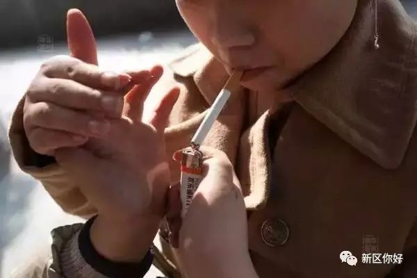 鲜杂果蒜茸包烟鳗鱼_阿里山景泰典蓝硬包烟_15块一包的烟