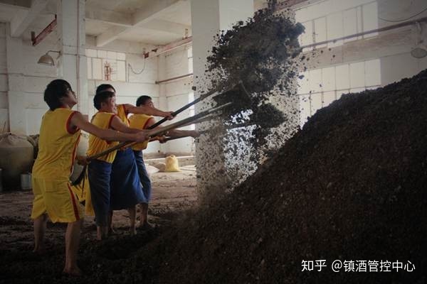 贵州茅台镇荷花酒和荷花烟_贵州茅台酒厂集团 茅台建国60周年庆典酒_贵州 茅台迎宾酒 价格表