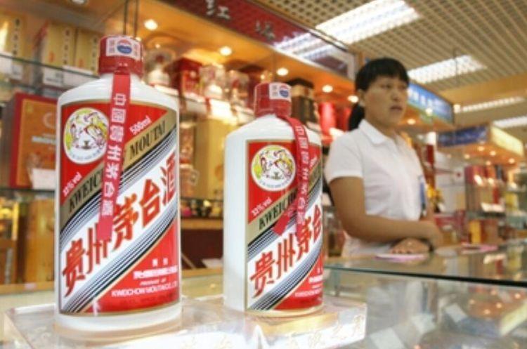 去泰国逛免税店，看到香烟和茅台酒的价格，国内游客怒了！