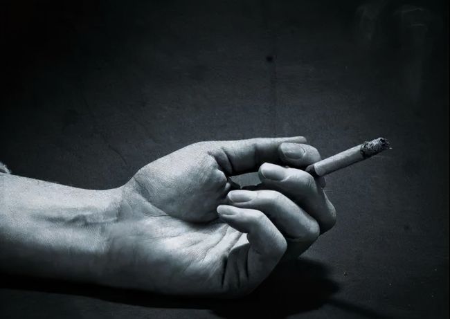 假中华细烟_假细中华多少钱一包_中华细枝假烟