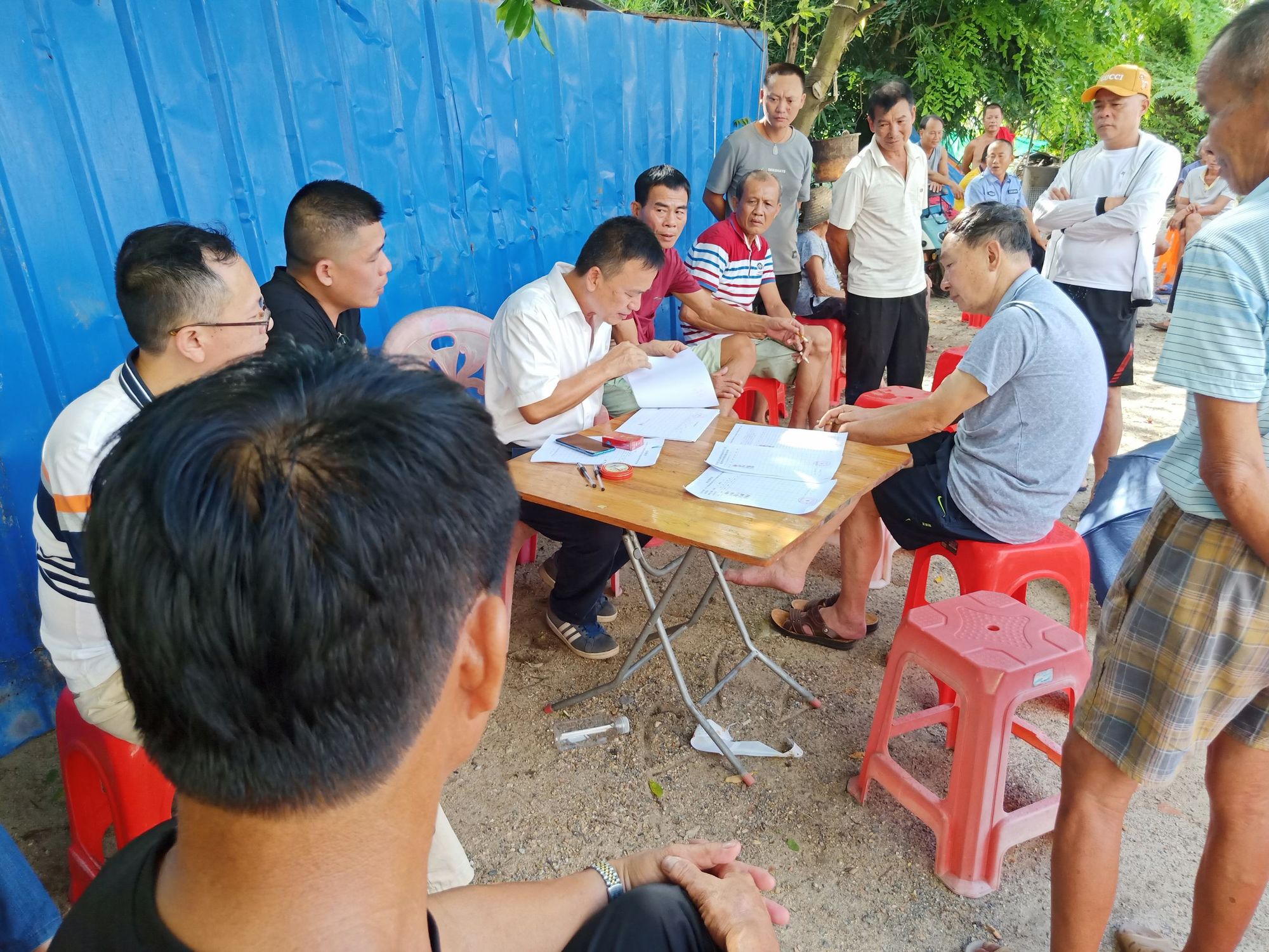 农村让烟的规矩_私自造烟的村子_农村发烟