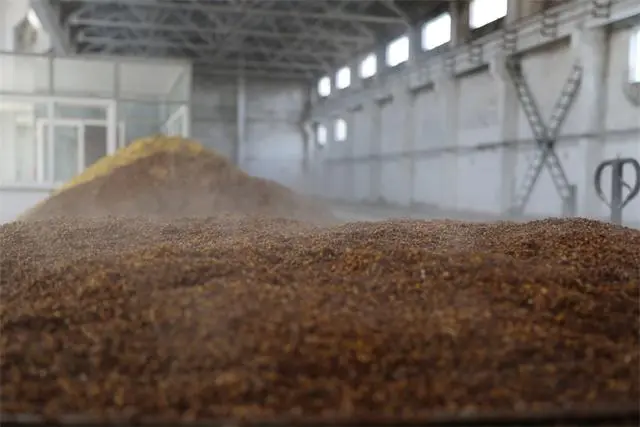 贵州茅台镇荷花酒53度价格_贵州茅台镇荷花酒和荷花烟_贵洲茅台镇荷花酒价格