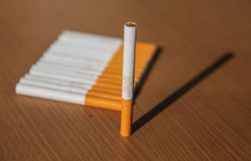 假烟中华怎么分辨_中华怎么看假烟_假中华看烟