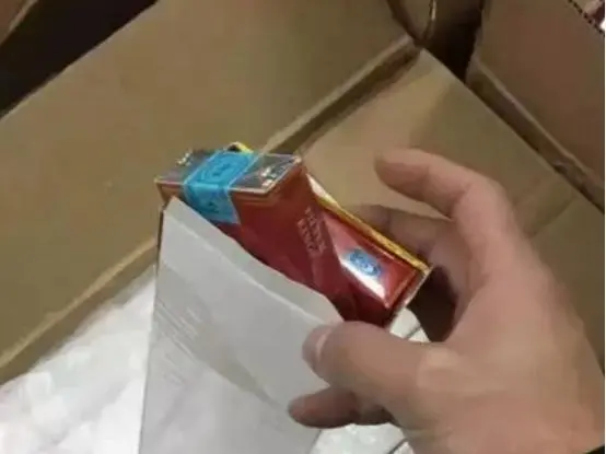 假烟中华怎么分辨_假中华看烟_真假烟中华