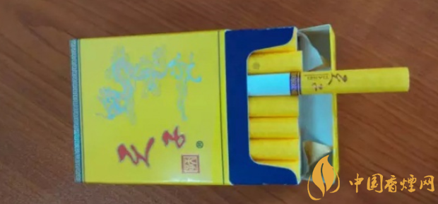 假中华烟_假烟中华怎么分辨_中华香烟假烟是什么样子的