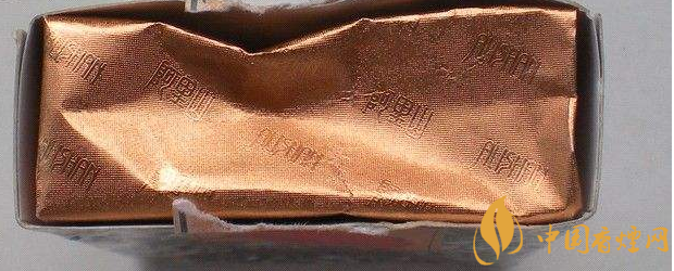 假中华烟_假烟中华怎么分辨_中华香烟假烟是什么样子的