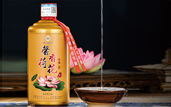 贵州茅台镇荷花酒和荷花烟_贵州茅台荷花酒价格_贵洲茅台镇荷花酒价格