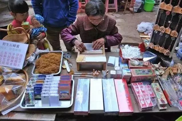 中华烟细支假烟_假细中华多少钱一包_假中华细烟