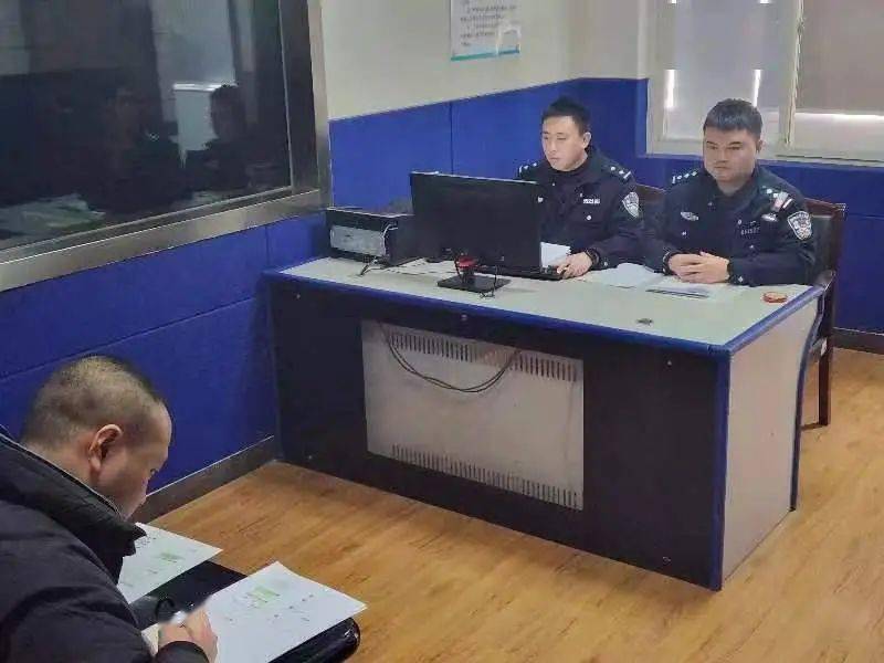 中华假香烟_中华香烟假烟是什么样子的_假中华烟