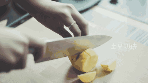 假烟中华怎么分辨_假中华烟_中华假烟多