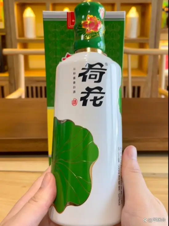 贵州茅台镇荷花酒和荷花烟_贵州茅台荷花酒价格_贵洲茅台镇荷花酒价格