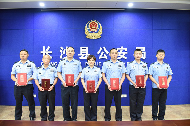 中华假烟村_硬中华真假烟鉴别图解_中华烟盒编号c5是假烟?