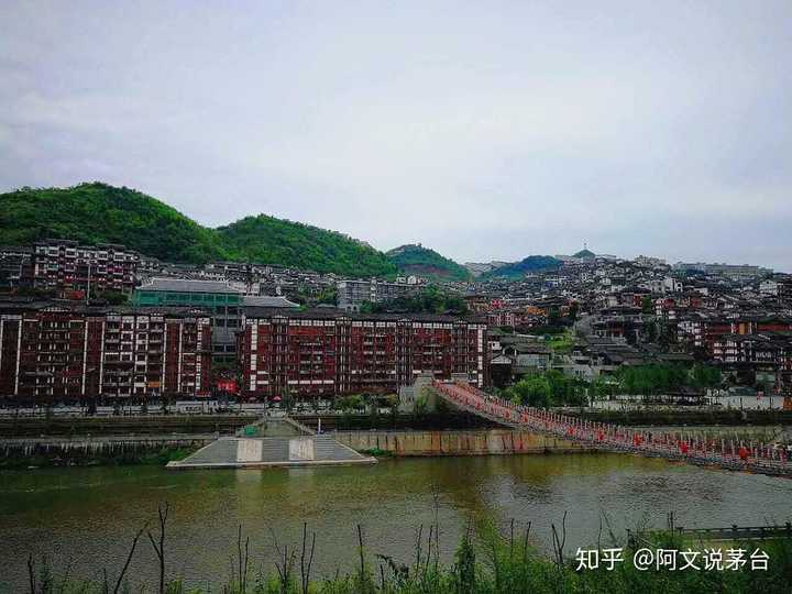 贵州茅台镇荷花酒53度价格_贵州茅台镇荷花酒和荷花烟_贵州茅台荷花酒价格