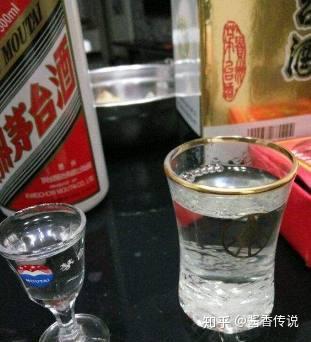 贵州茅台镇荷花酒和荷花烟_贵州茅台荷花酒价格_贵州茅台镇荷花酒53度价格