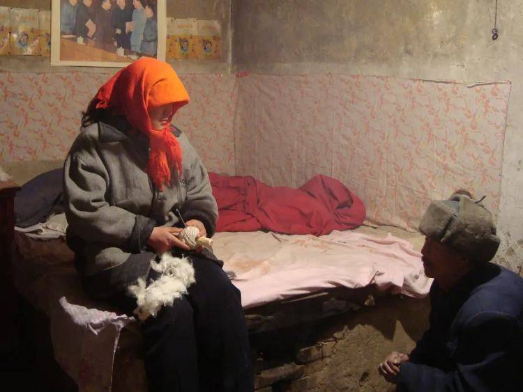 农村让烟的规矩_私自造烟的村子_农村发烟