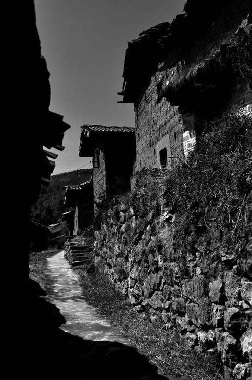 私自造烟的村子_农村发烟_小村子造20年假烟