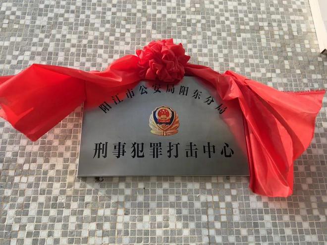 假中华烟怎么辨别真假_假中华看烟_真假烟中华