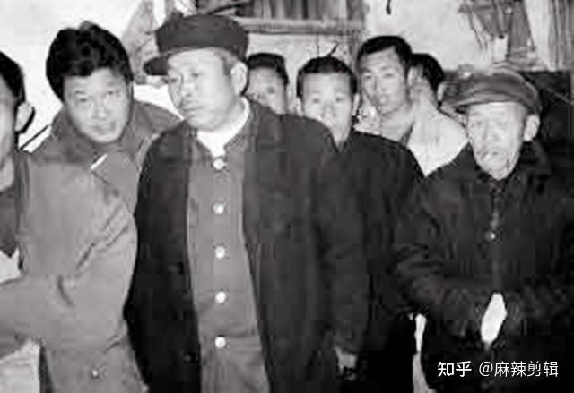 私自造烟的村子_农村让烟的规矩_小村子造20年假烟