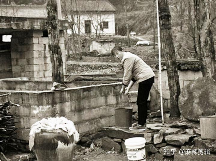 农村让烟的规矩_私自造烟的村子_小村子造20年假烟