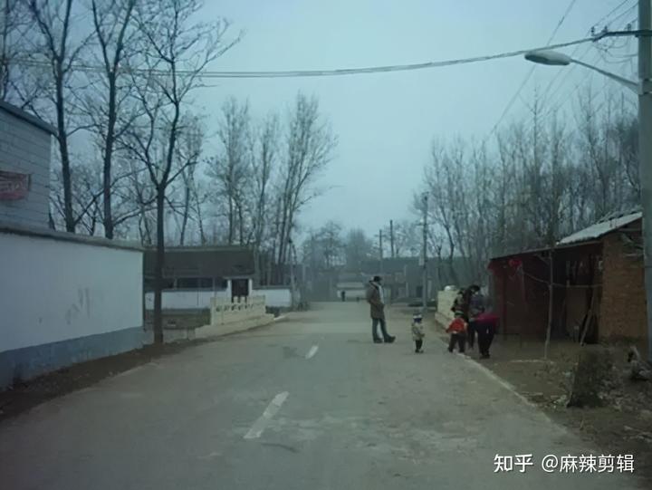 农村让烟的规矩_私自造烟的村子_小村子造20年假烟