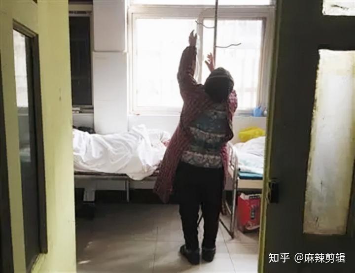 农村让烟的规矩_私自造烟的村子_小村子造20年假烟