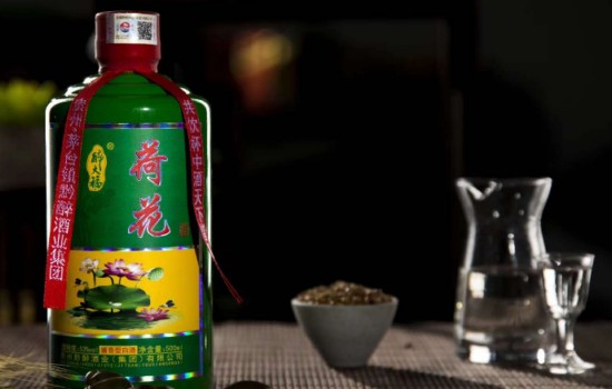 贵州茅台镇荷花酒和荷花烟_贵州茅台荷花酒价格_贵洲茅台镇荷花酒价格