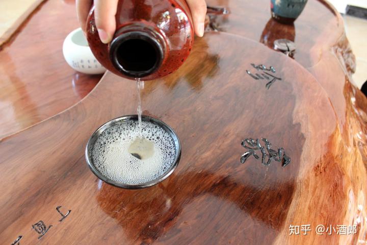 贵洲茅台镇荷花酒价格_贵州茅台镇荷花酒53度价格_贵州茅台镇荷花酒和荷花烟