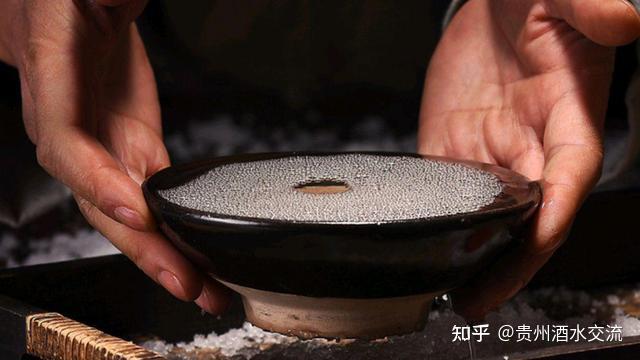 贵洲茅台镇荷花酒价格_贵州茅台镇荷花酒和荷花烟_贵州茅台荷花酒价格