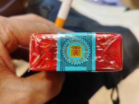 假中华烟_假烟中华怎么分辨_中华假烟多