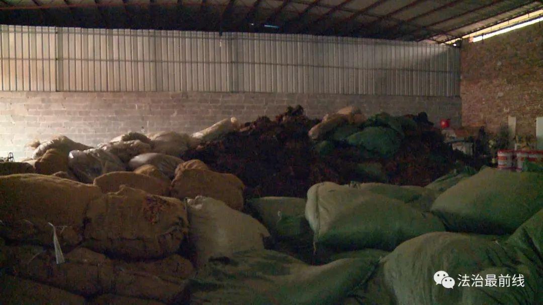 怎么分辨中华假烟_中华专供出口是假烟吗_中华假烟村